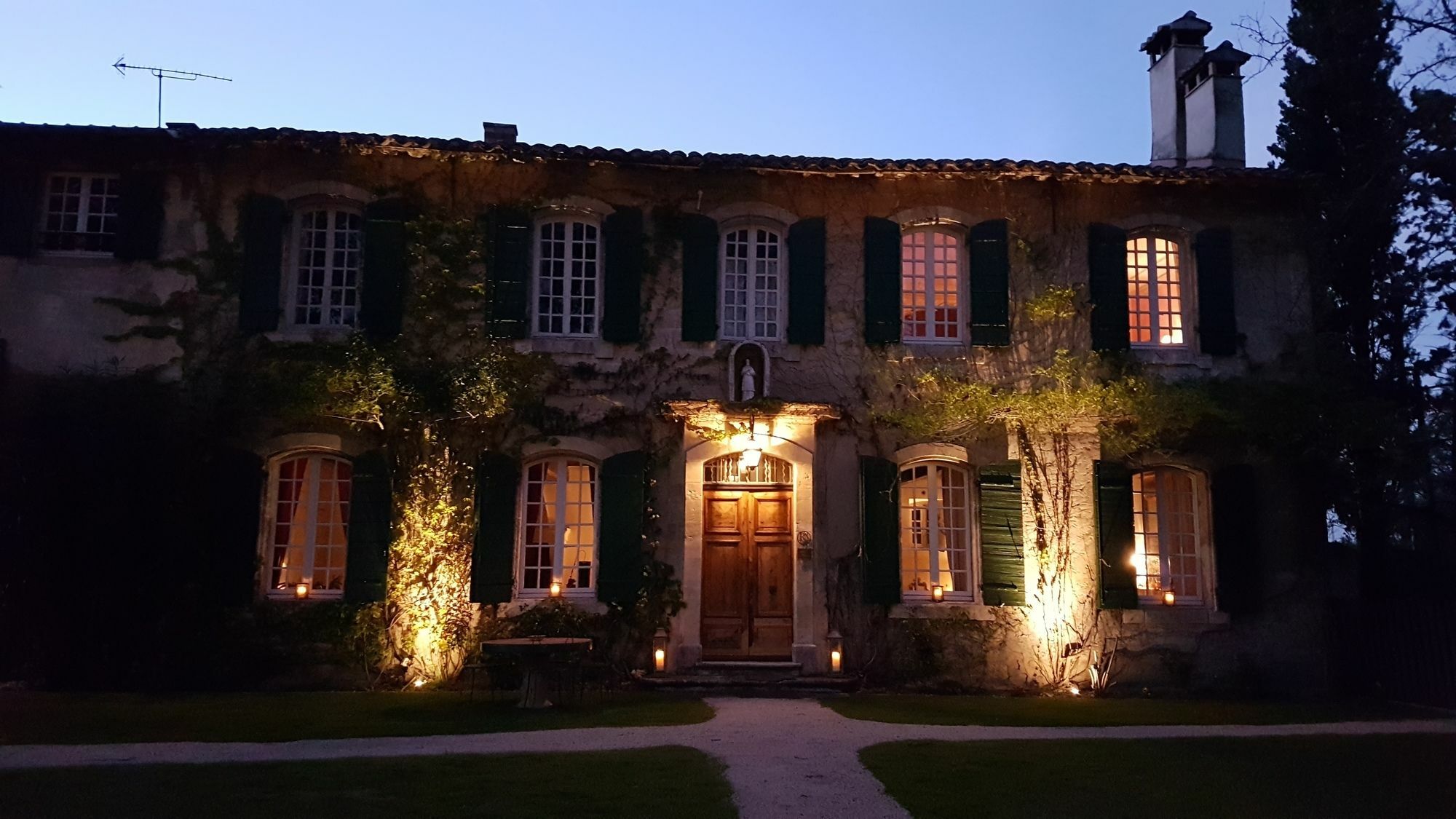 Les Gites Du Domaine De Rhodes 亞維農 外观 照片